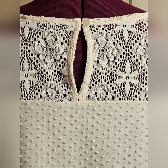 Cream Lace blouse - Picture 5 of 8